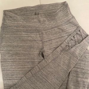 Grey Gap workout leggings